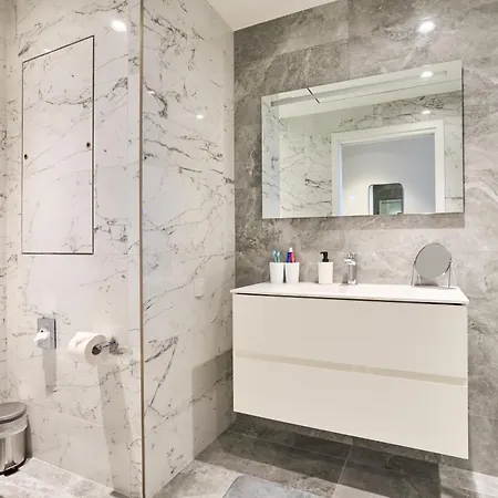 Elegant One Bedroom With A Stunning Seaview * San Ġiljan