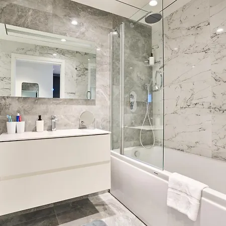 Elegant One Bedroom With A Stunning Seaview Apartament