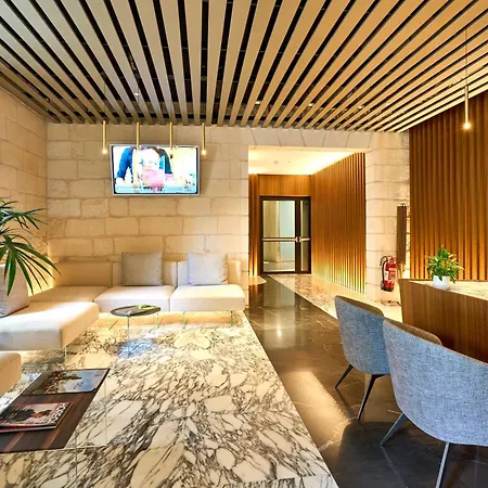 Elegant One Bedroom With A Stunning Seaview Apartman