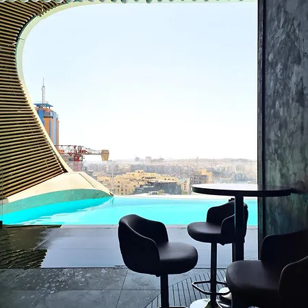 Elegant One Bedroom With A Stunning Seaview