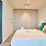 Elegant One-bedroom With Sea Views Saint Julian's