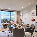 Apartment Elegant One-bedroom With Sea Views Saint Julian's