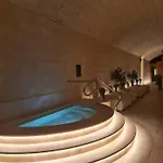 Apartment Elegant One-bedroom With Sea Views *