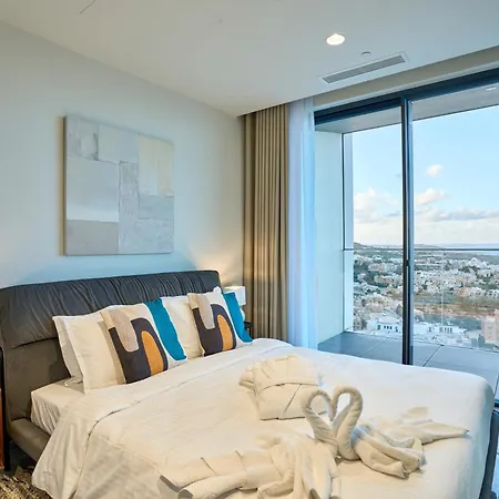 Elegant One Bedroom With A Stunning Seaview Daire *