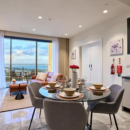 شقة Elegant One-bedroom With Sea Views سانت جوليان