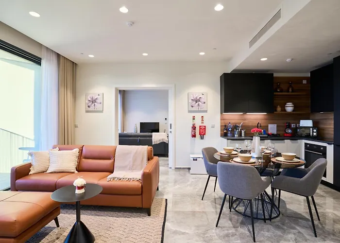 Elegant One Bedroom With A Stunning Seaview Saint Julian's