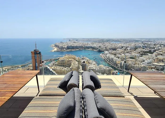 Elegant One Bedroom With A Stunning Seaview Saint Julian's